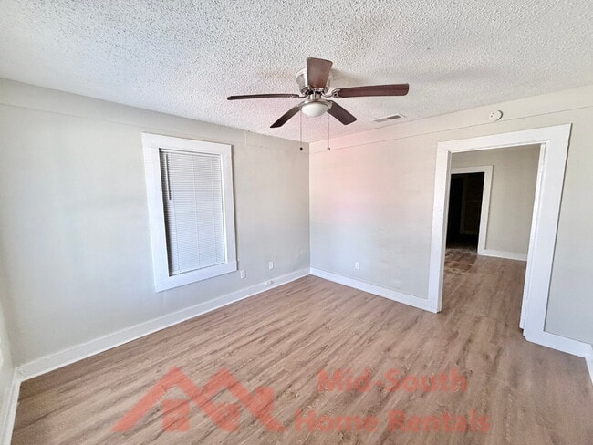 Building Photo - 2263 Hunter Ave