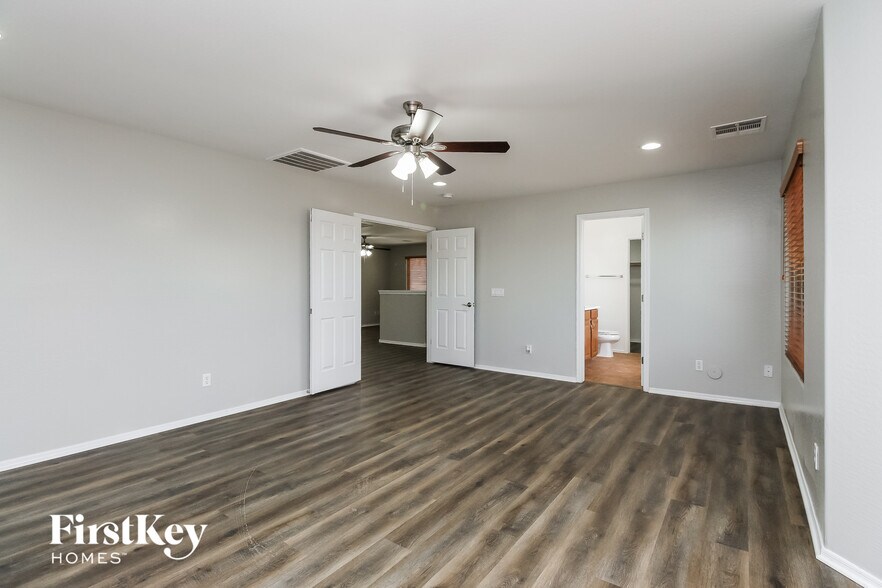 Building Photo - 29010 N Cactus Cir