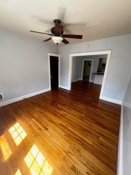 Living Room - 2107 Maury Ave