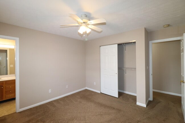 Building Photo - 100-102 Aubrey Dr