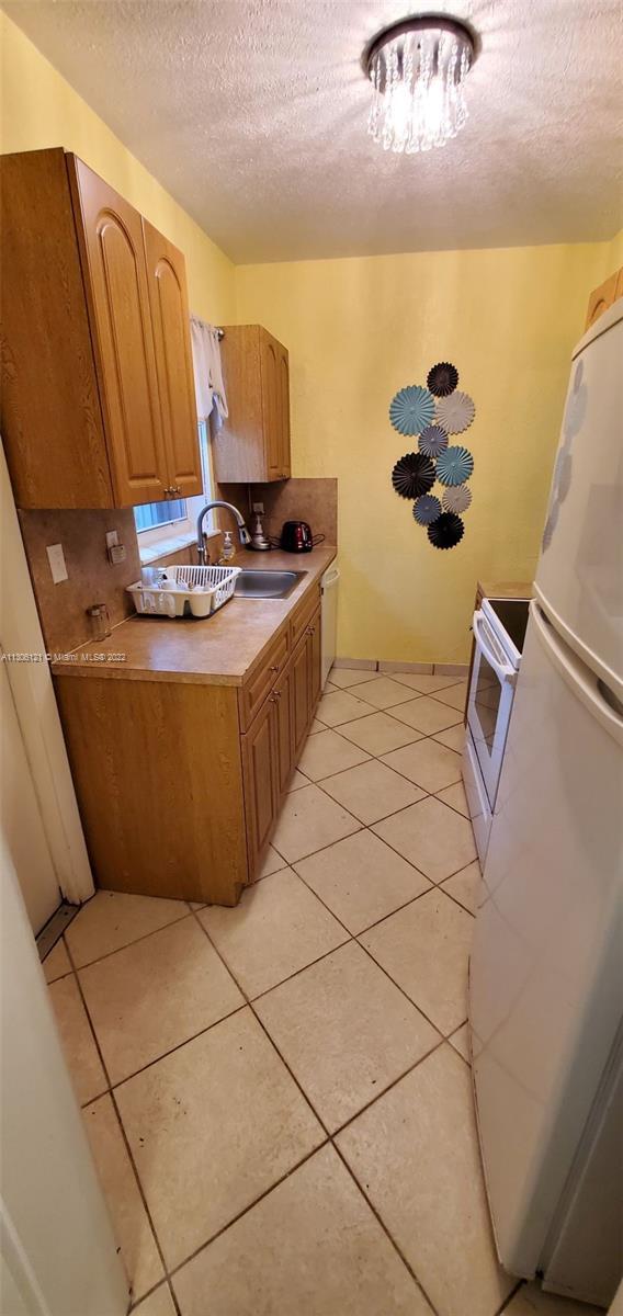 Building Photo - 1679 NE 175th St