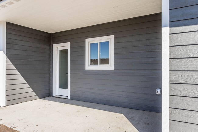 Building Photo - Brand new 3 bed 2 bath Twin home in Tea