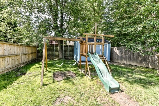 Building Photo - 1033 S Edison St
