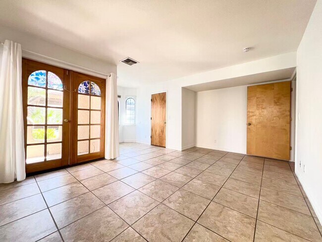 Building Photo - 4069 Nook Way