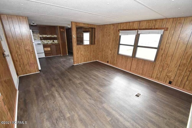 Building Photo - 619 Cora St