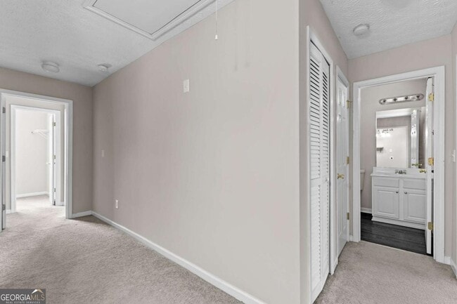 Building Photo - 6604 Splashwater Dr