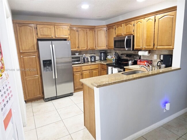 Building Photo - 11688 SW 17th Ct