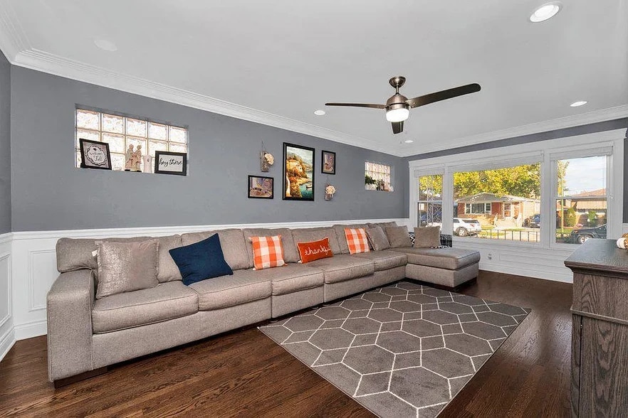 Building Photo - 8630 S Komensky Ave