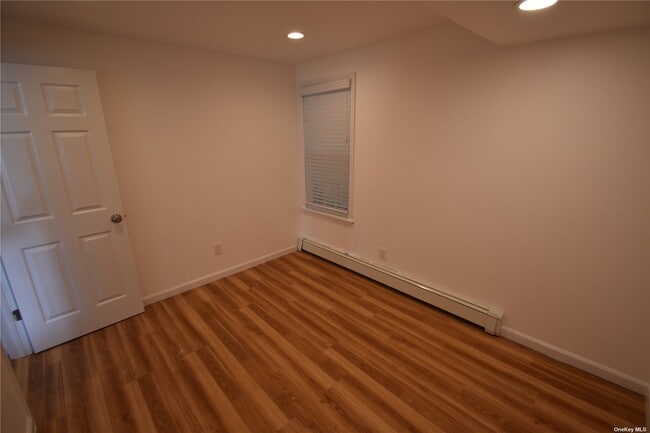 Building Photo - 248 Oak St