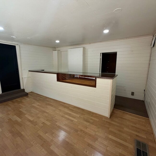 Building Photo - 211 H St