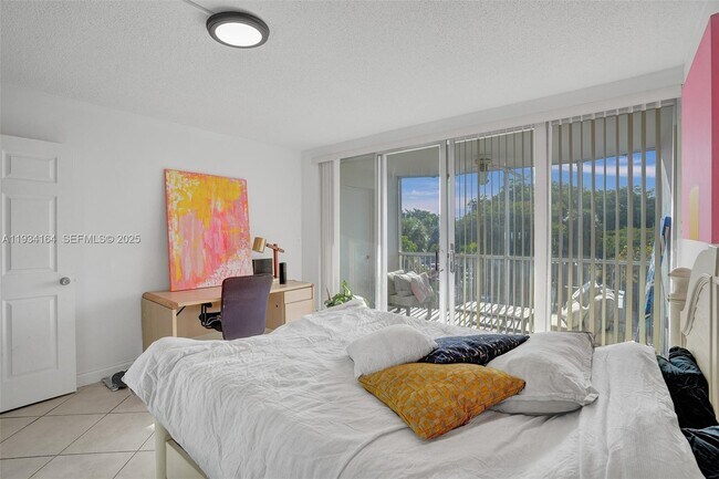 Building Photo - 1780 NE 191st St