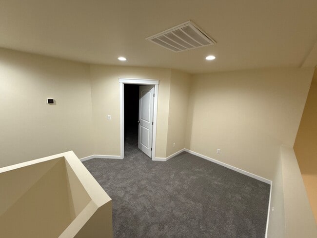 Building Photo - 9007 Nafizah Way