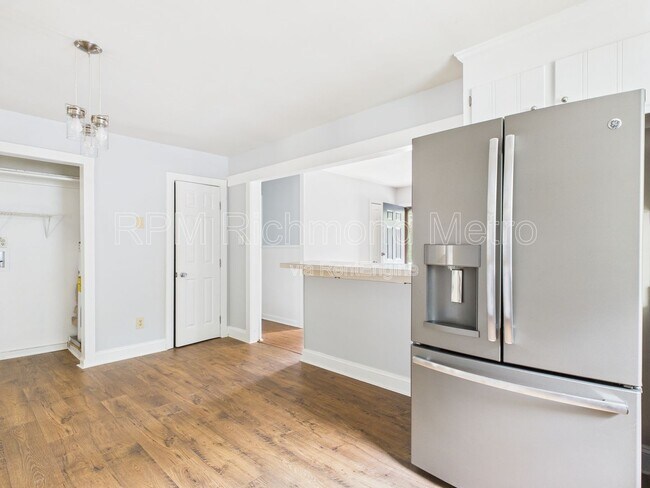 Building Photo - 11220 Sunfield Dr