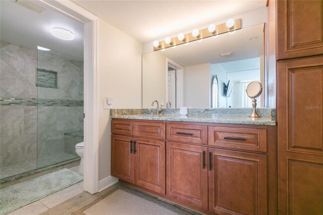 Building Photo - 5729 Del Sol Blvd