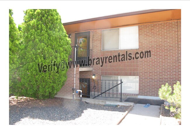 Primary Photo - 1445 Kennedy Ave