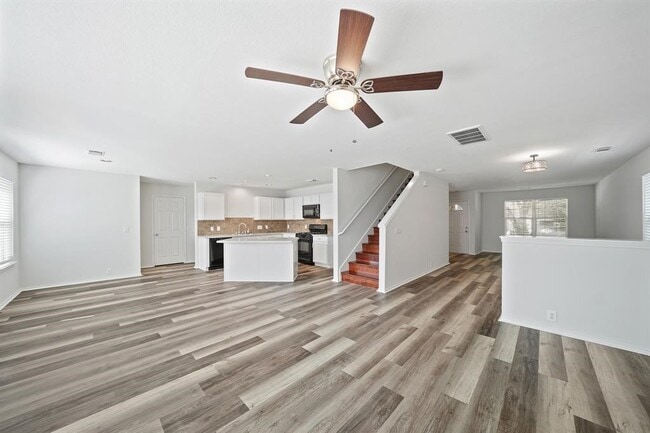 Building Photo - 5826 Kenwood