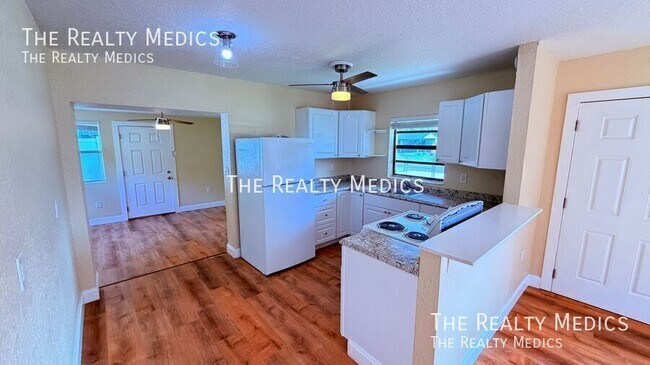 Building Photo - 2708 Geoffrey Dr