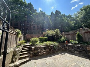 Building Photo - West 20th - 3 BD 2BA  Duplex-  11Ft Ceilin...