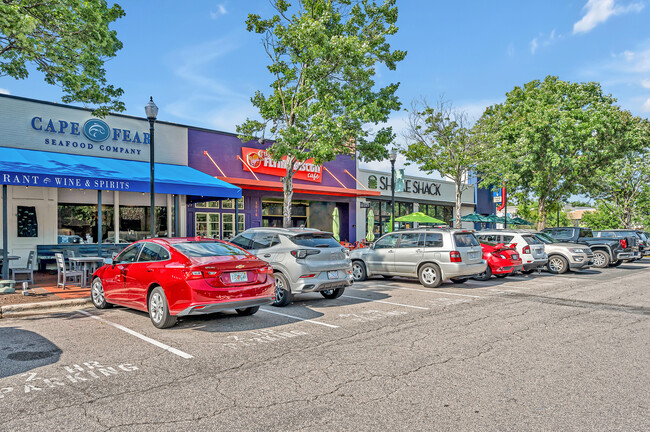 Building Photo - 1820 Park Dr