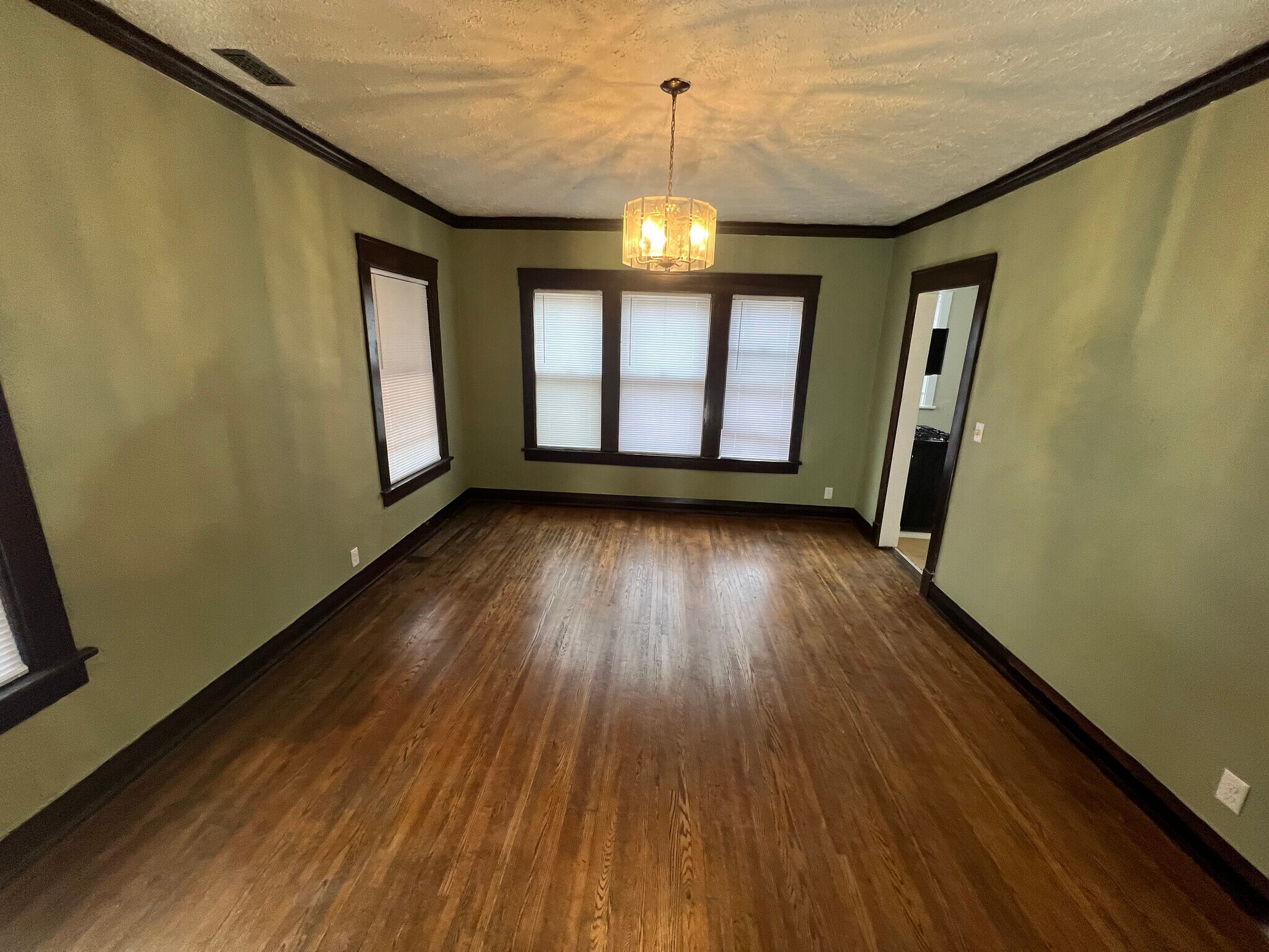 Building Photo - 417 W Columbia Ter