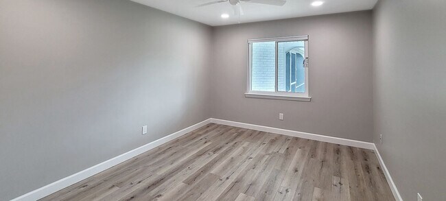 Building Photo - Venice Beach Apts Annual Condo for Rent