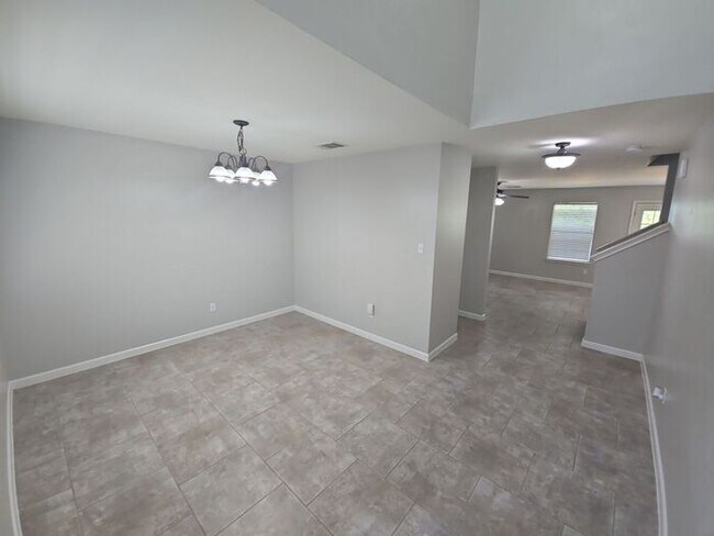Building Photo - Cozy 3BR Home with Attached 2-Car Garage!!