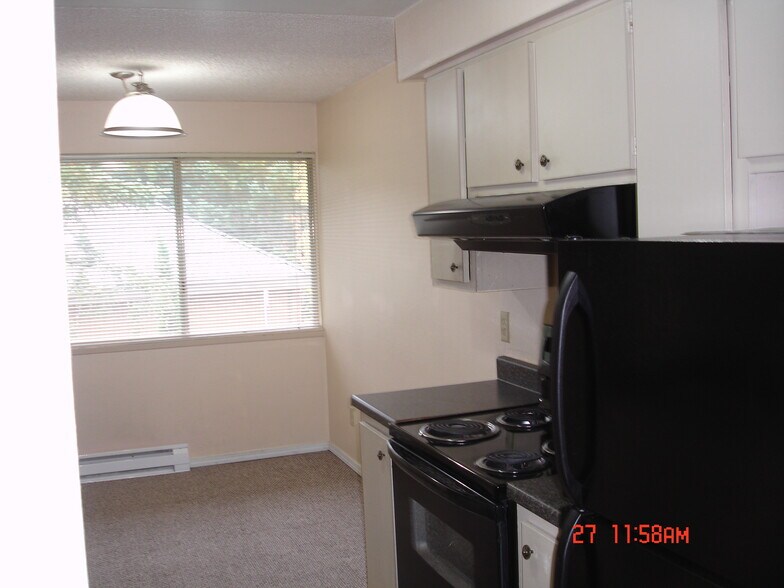 Building Photo - 17106 NE 45th St