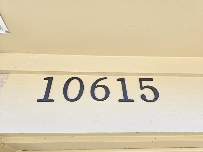 Building Photo - 10615 Heatherford Dr