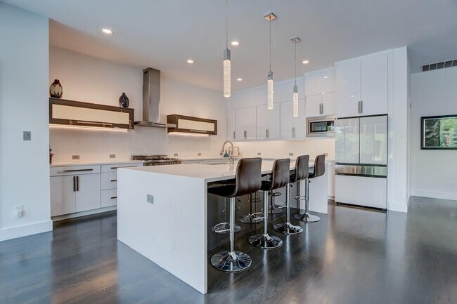 Building Photo - 5017 Milam St