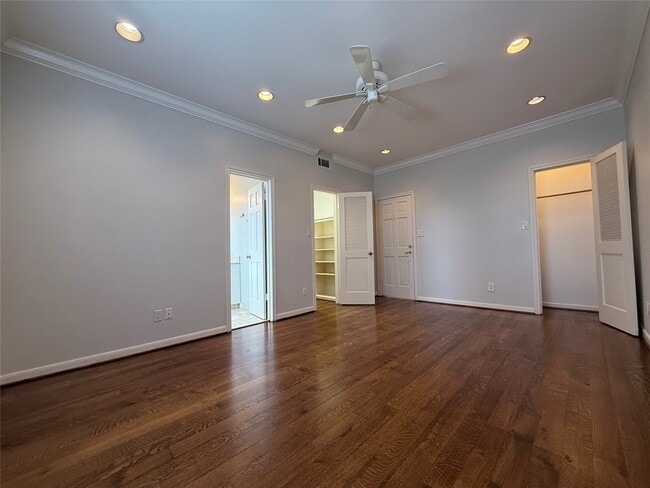 Building Photo - 2813 Saint St