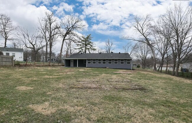 Building Photo - 622 Nancy Plz