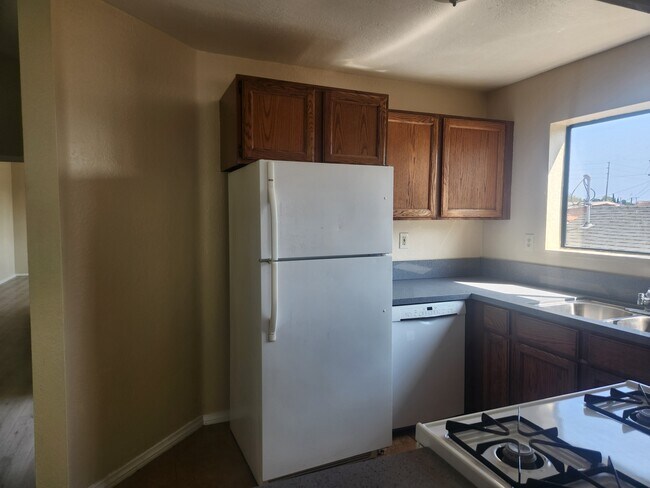 Building Photo - 1208 Roswell Ave