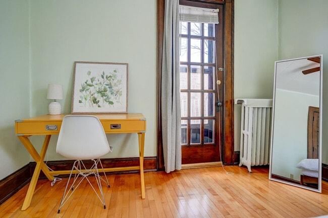 Building Photo - 1253 Williamson St