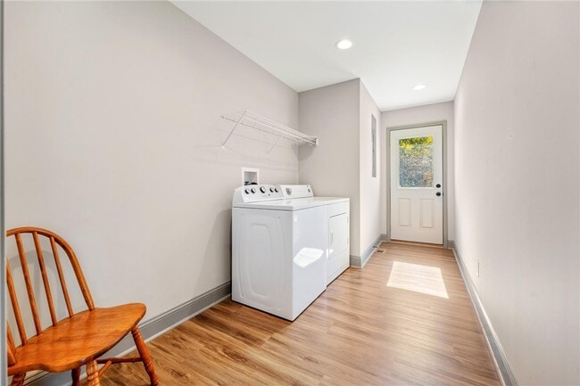 Building Photo - 300 Cottage Hl Ct