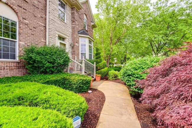 Building Photo - 312 Camargo Ct