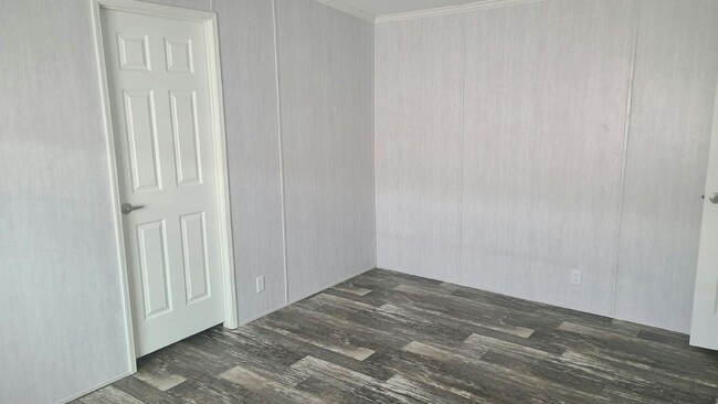 Building Photo - 414 N Ridgewood Ave
