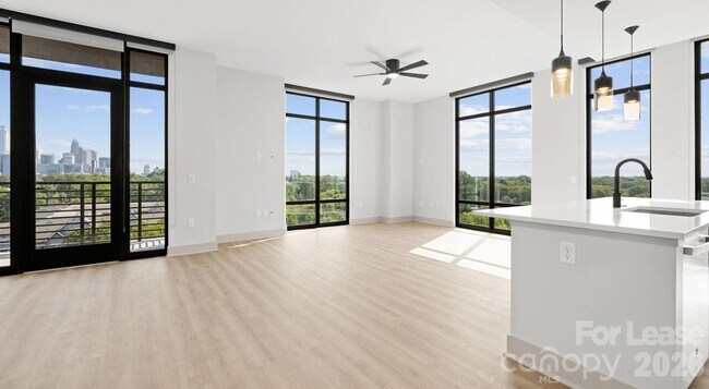 Building Photo - 2025 Cleveland Ave