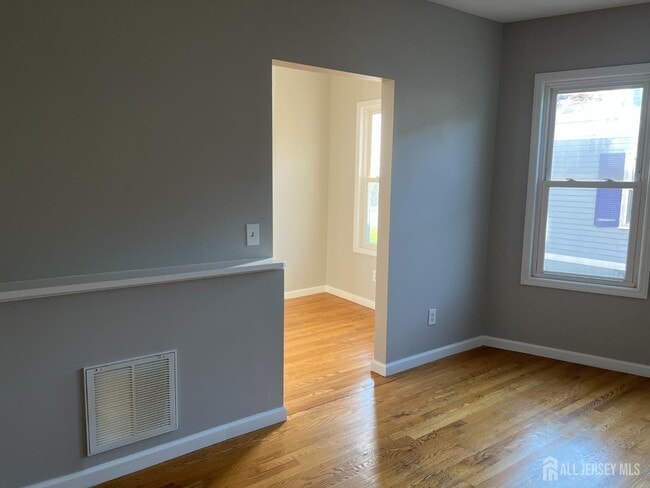 Building Photo - 104 W High St