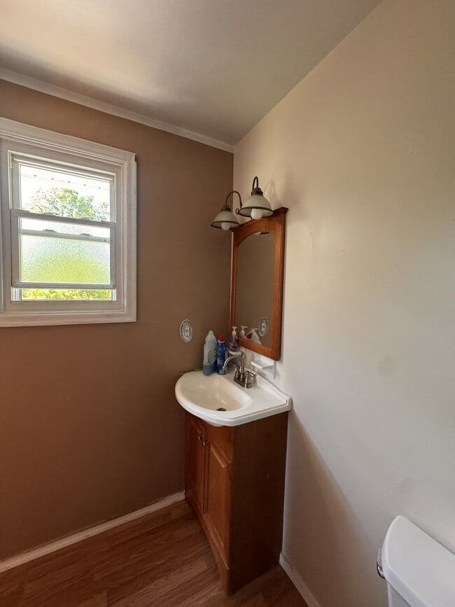 Building Photo - 4902 Creek Dr