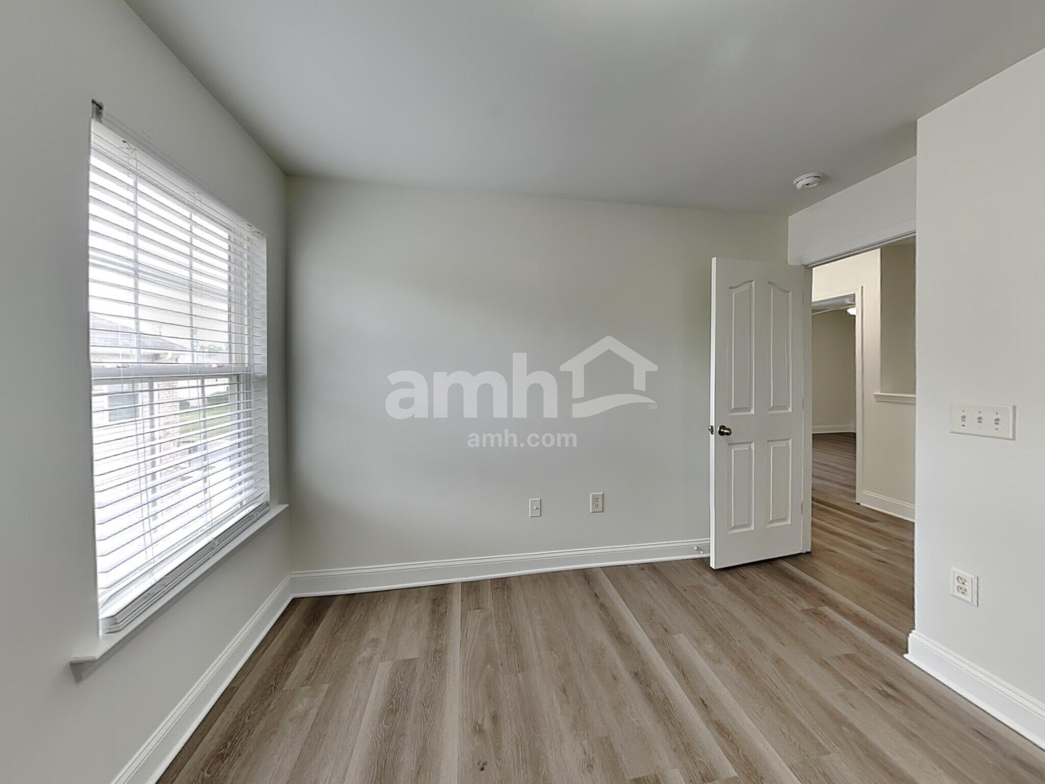 Building Photo - 404 Annaberg Ln