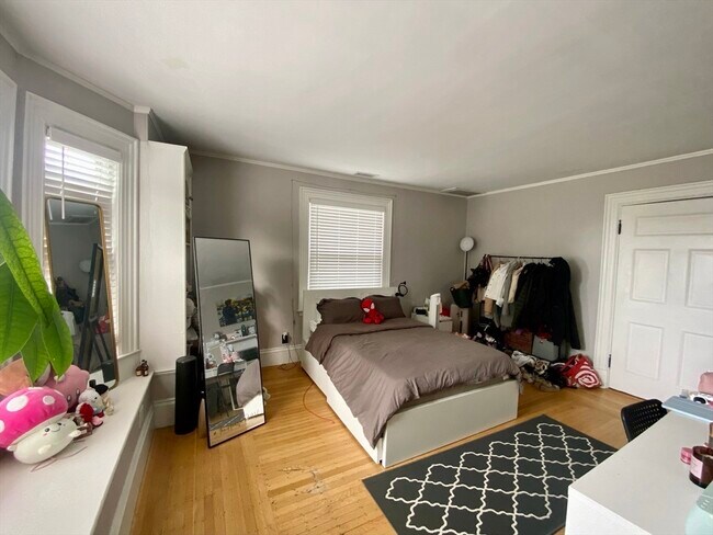 Building Photo - 445 Highland Ave