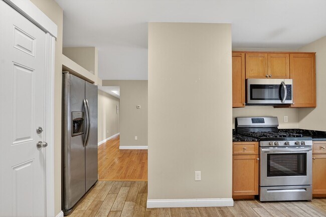 Building Photo - 25 Main St