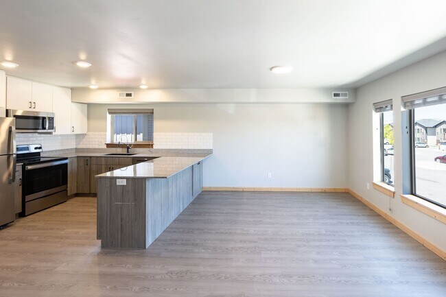 Building Photo - 2 BED 1 BATH APARTMENT IN REXBURG - AVAILABLE NOW UNTIL END OF DECEMBER