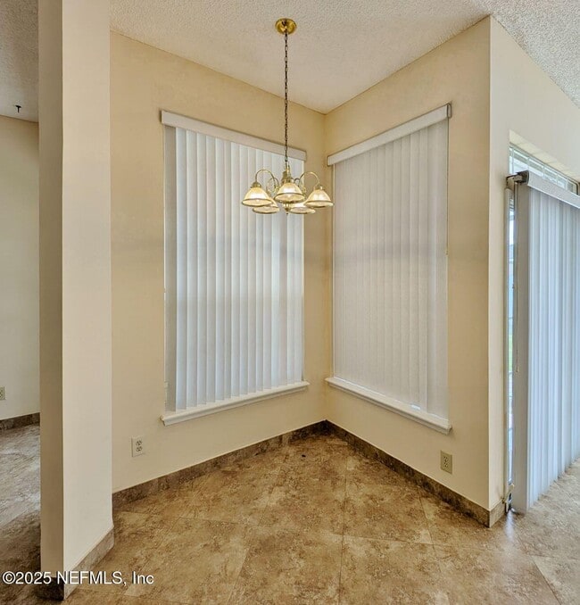 Building Photo - 2413 Cedar Trace Dr W