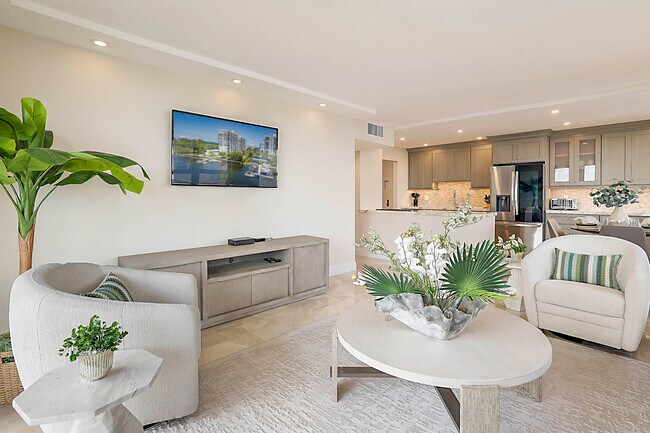 Building Photo - 2121 N Ocean Blvd