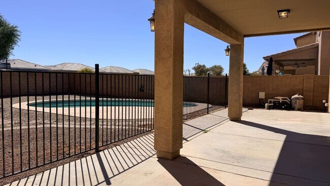 Building Photo - 45321 Miramar Rd