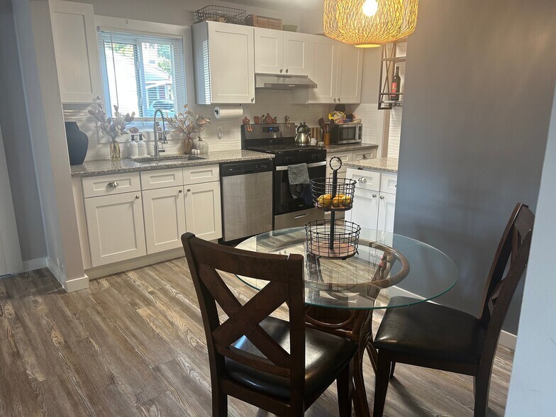 Building Photo - 6002 Randy Rd