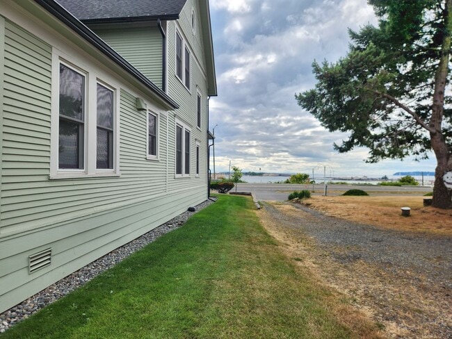 Building Photo - 1170 Peace Portal Dr