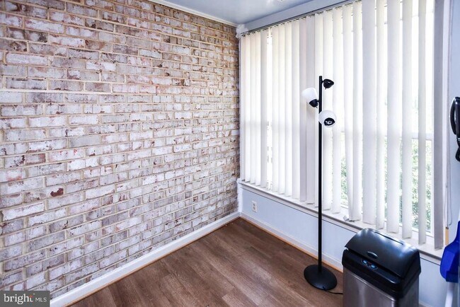 Building Photo - 3319 Huntley Sq Dr