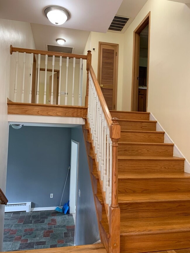 Building Photo - NOW Leasing!